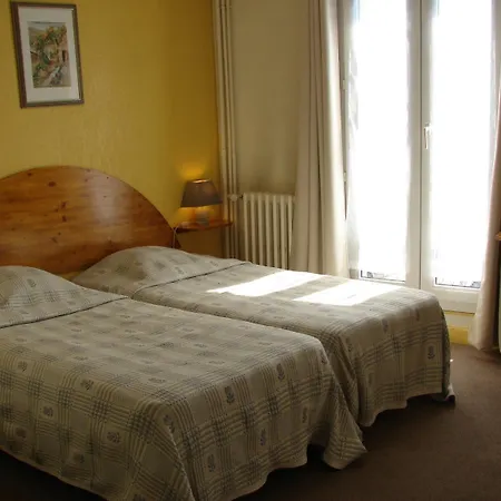 De Paris Et Des Voyageurs 2*